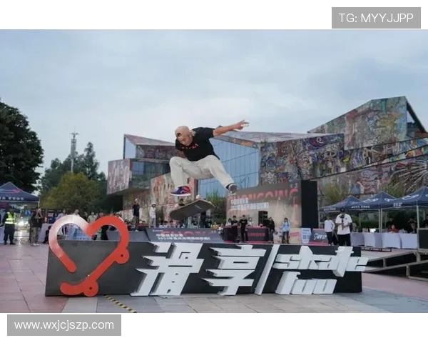 重庆滑板队在全国滑板比赛经验排行榜中荣获第七名的辉煌成就