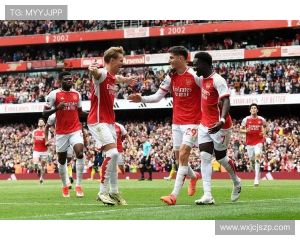 太阳迎战雄鹿巅峰对决揭幕新赛季焦点之战看群星闪耀争锋荣耀时刻